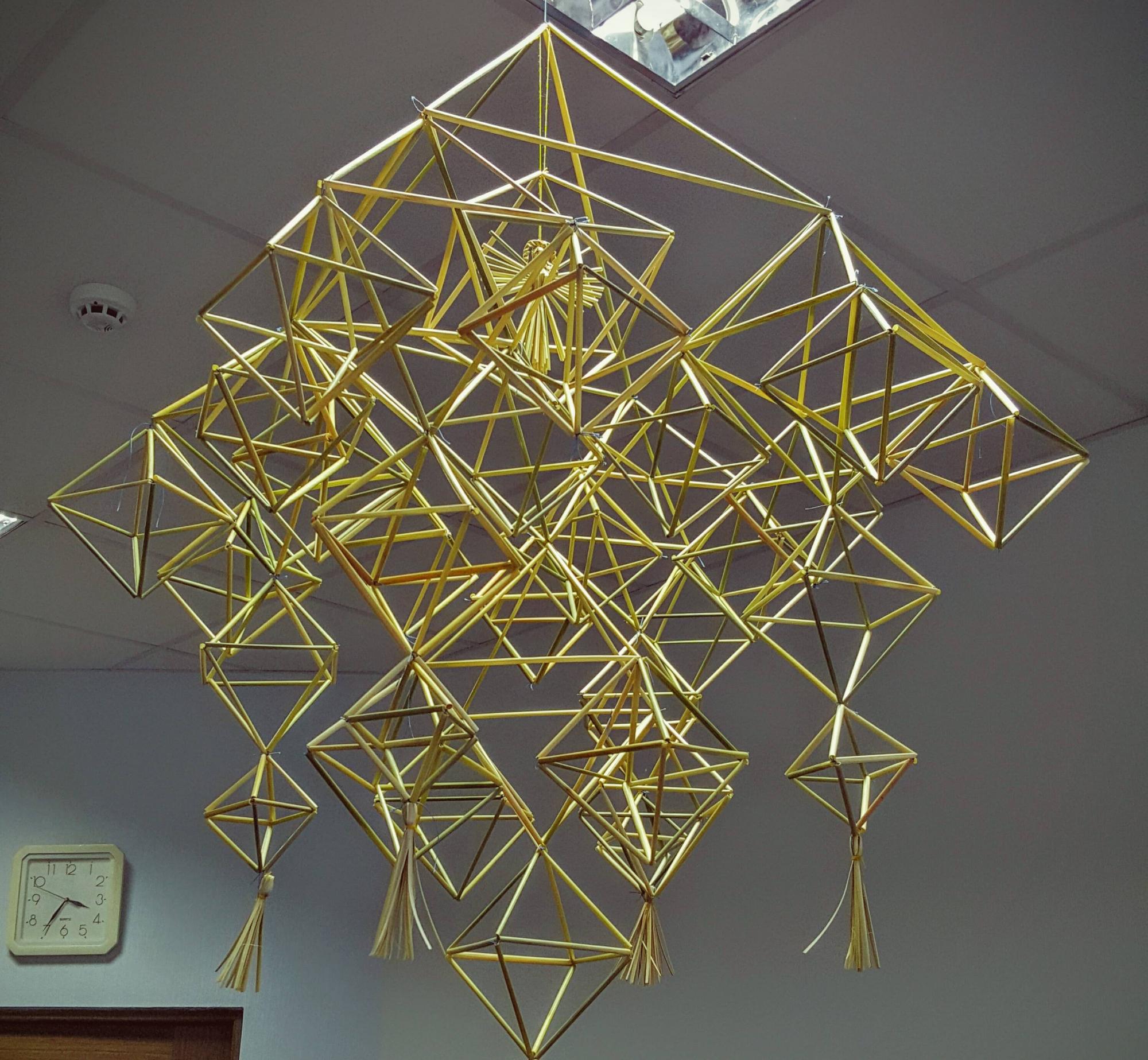 Как украсить дом к Рождеству без установки елки: идеи для новогоднего декора